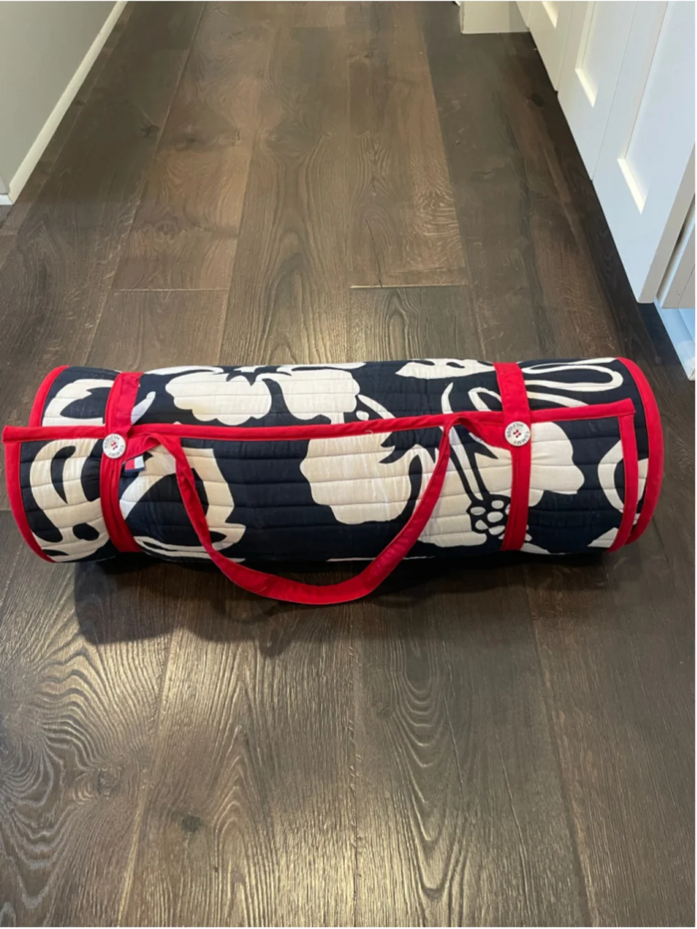 TOMMY HILFIGER Vtg Hibiscus Surfer Roll up Beach Pool Sun Mat Carrying Strap Pad